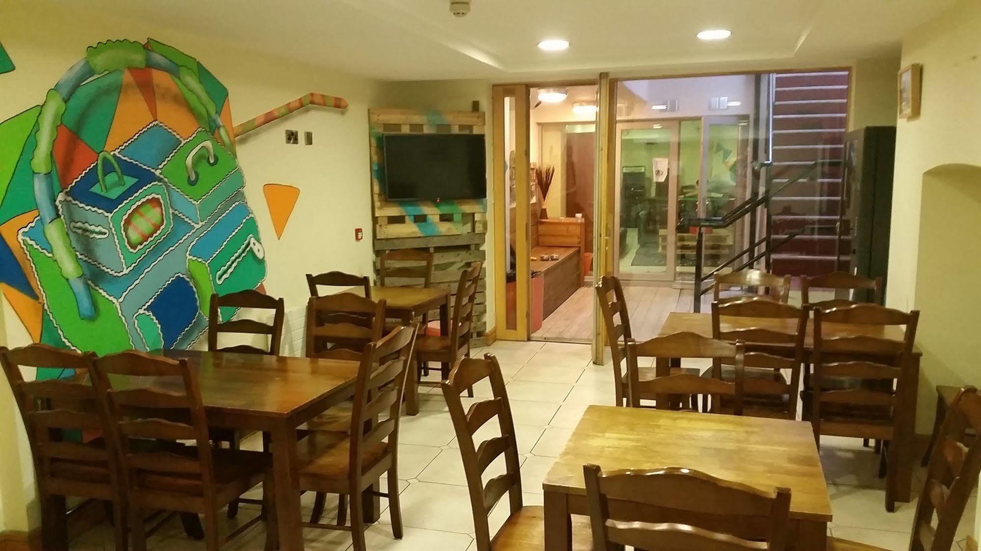 Egali Hostel *